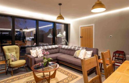 Amazing Cottage & detached Annex sleeps 8, Extra Deep Hot tub, Super Fast wifi, New for 2024 is the addition of Wood Fired Sauna - Foto 23