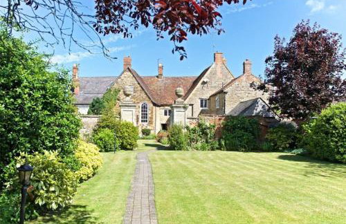 The Old Mint House F1 Silverstone Racetrack - Foto 5