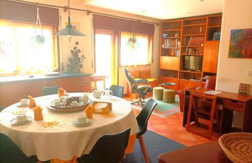 Yellow House - Photo 43