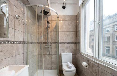 2 Bed City Centre Flat Sleeps 6 - Foto 23