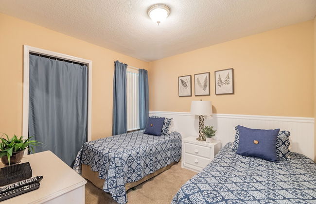 ​Near Theme Parks! 4 BR's, Sleeps 10! Gorgeous Home, Pool, Patio! - Foto 6