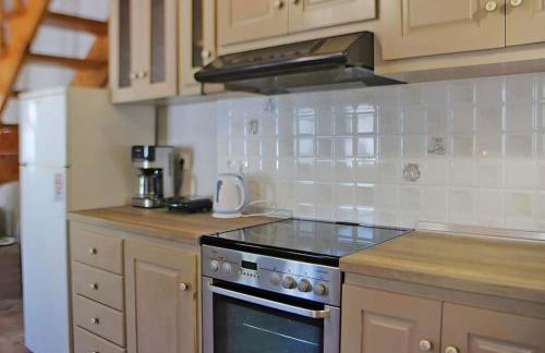 Thalia's Cottage - Cozy, Romantic Retreat with Sea & Mountain views - Photo 12