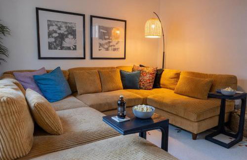 Central location Hot Tub Heated Pool Digital Game Table - Foto 26