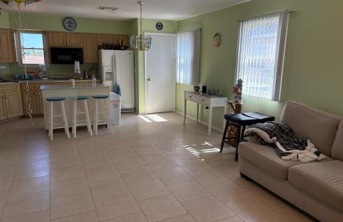 Cozy one bedroom with great water views lots of room - Foto 7