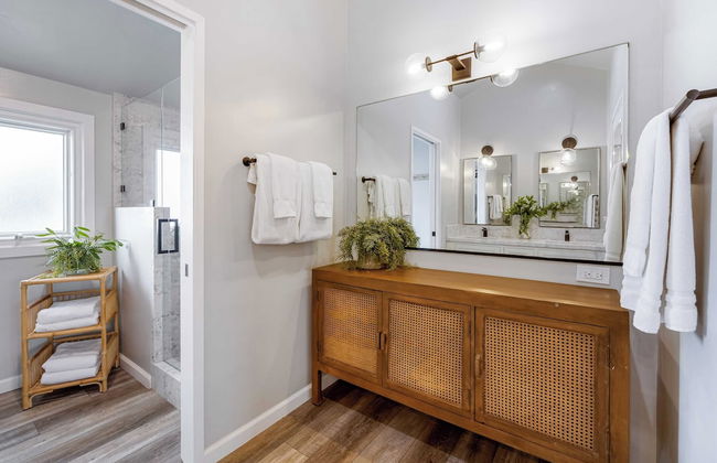 Unbeatable Beachfront Bliss w/ Ocean Views, Luxe Interiors & Patio Beach Road - Foto 28