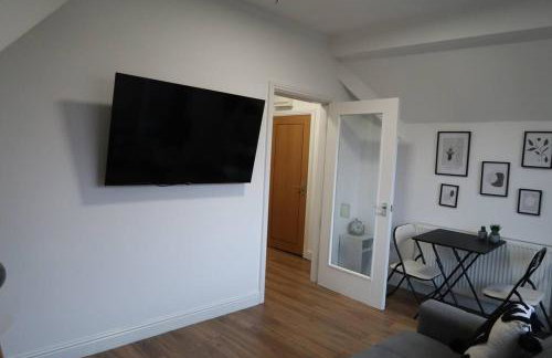 2 Bedroom Scenic Apartment, with Balcony View & Parking - Foto 7