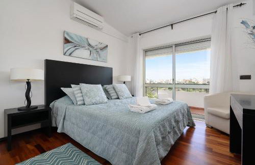 Deluxe 4BDR House W/ Pool by LovelyStay - Photo 4