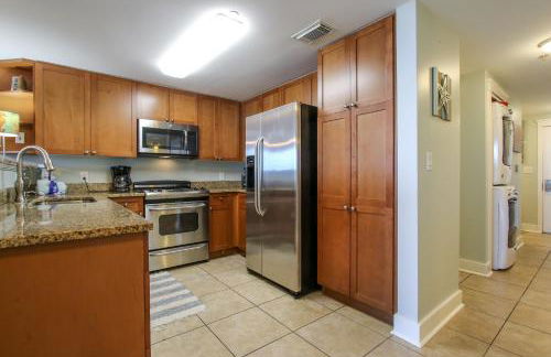 Gorgeous Overlooks The Courtyard in Classic Coastal Style Waterscape C400 - Foto 25