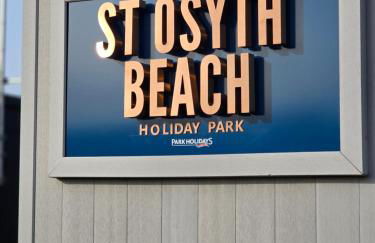 Your Seaside Escape at St Osyth Modern caravan with decking and wifi and parking Nr to Clacton on Sea - Foto 5