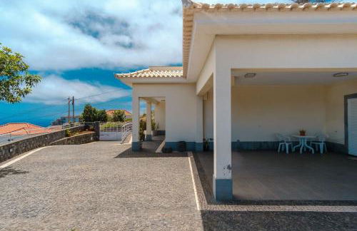 GuestReady - Spacious stay with sea views - Foto 40