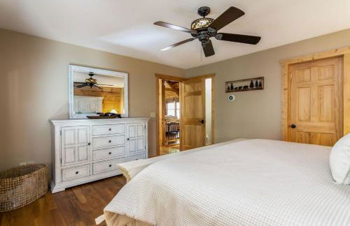 Log Cabin, Lake, Hot Tub, Near Wineries & Hiking - Foto 13