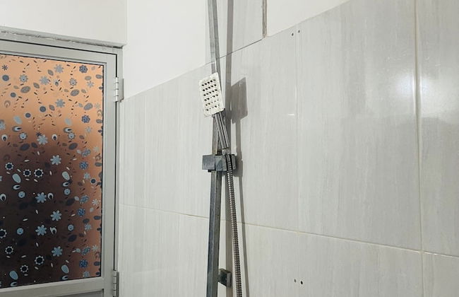 Thaaru Guest - Photo 26