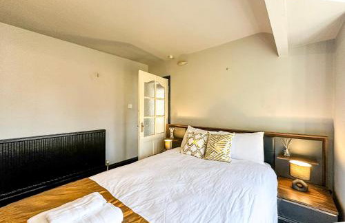 5BR Manchester Home Jacuzzi, Garden & Parking - Foto 21