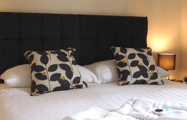 Lion House Chester - Very Near Zoo Ideal for Families - Photo 2