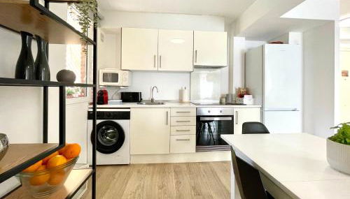 SPACIOUS, SUNNY FLAT BY CITY OF ARTS & SCIENCES - Foto 2, stove