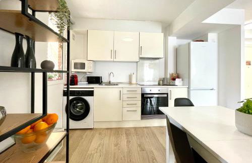SPACIOUS, SUNNY FLAT BY CITY OF ARTS & SCIENCES - Foto 2