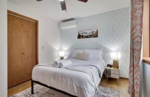 Hot tub - Game Loft & Arcade - 2 King Beds - Pet Friendly - Foto 35