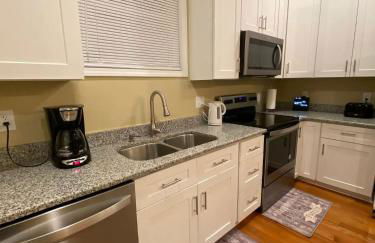 Modern 3-bedroom, big fence yard, Pets stay free - Foto 66