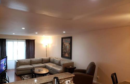 Beautiful Spacious 2 Bedroom, 2 Bathroom Condo - Foto 2