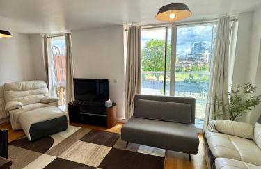 Spacious & Serene 2 Bed, Sleeps 6 With Canal View And Underground Parking - Foto 8