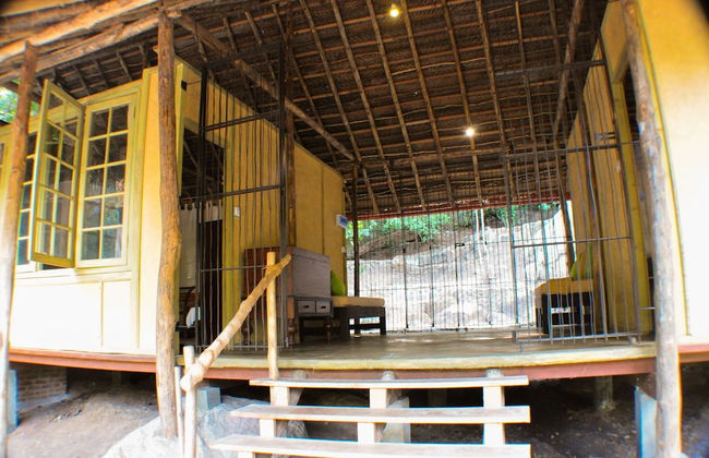 Back of Beyond - Dehigaha Ela - Photo 4