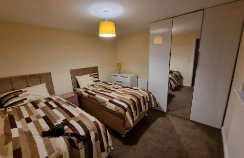 The Silverstone House. Comfort, Convenience and no hassle at the doorstep of Silverstone Race Circuit. - Photo 18