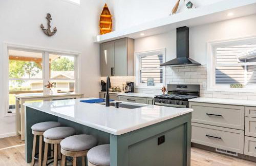 Lakeview Retreat, 6BR with Hot Tub Bliss - Foto 21