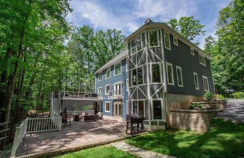 The Athena Hideaway - hottub, firepit, lake & racetrack - Foto 9