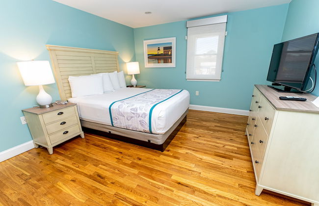 Edgewater Beach Resort, a VRI resort - Photo 8