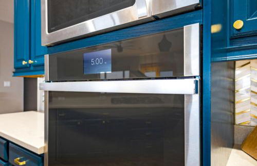 Great Falls Luxe Haven 4BR Gym Office and Hot Tub - Foto 18