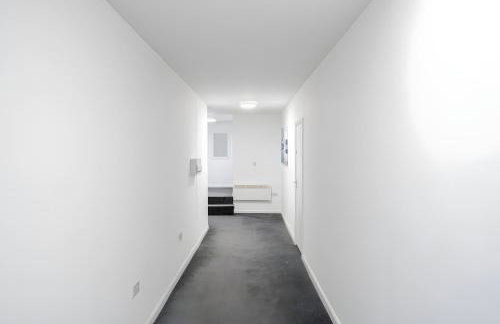 Modern Derby Studio - Sleeps 4, Close to Amenities & Parking - Foto 10