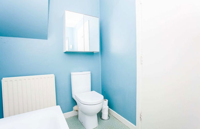 Charming Peaceful 2 Bed with Parking and Garden - Photo 16