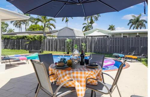 Amazing Home w Heated Pool 8 mins to the Beach - Foto 1