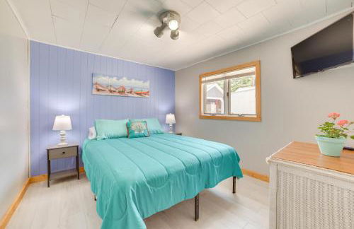 Houghton Lake Cottage with Patio Walk to Waterfront - Photo 16