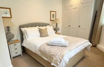 Modern 2 bed with parking in Marlow - Photo 8