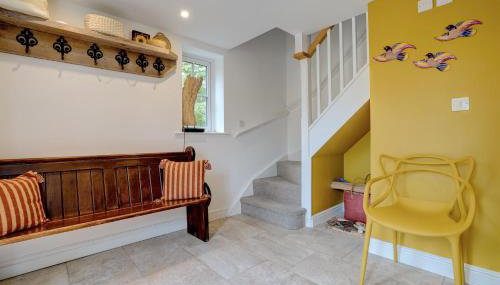 Charming Flint Cottage Near the Beach - Foto 2