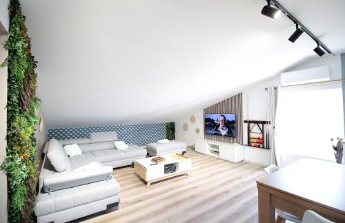 Verdun Centre - Full climatisation - 3 chambres - 7 couchages - 10 personnes - Parking Proche - Terrain 800m2 - Balnéothérapie - Air de jeux extérieurs - TOP CONFORT - Géré par PrestaZen'Services - Photo 7