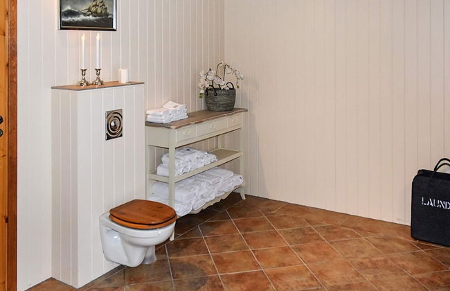 10 Person Holiday Home in Midsund - Foto 10