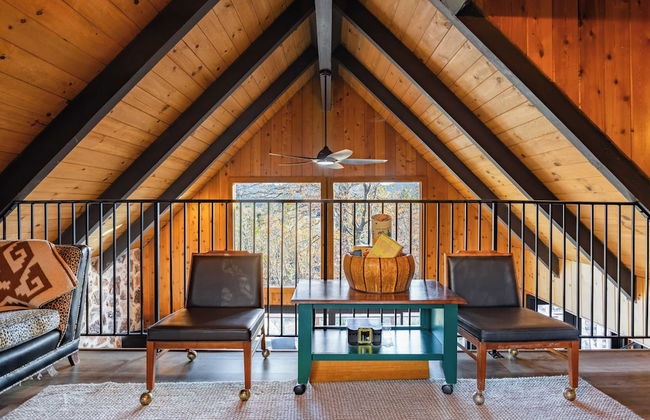 Legacy Lodge by Avantstay Upper-level Retreat Deck, Hot Tub - Foto 32