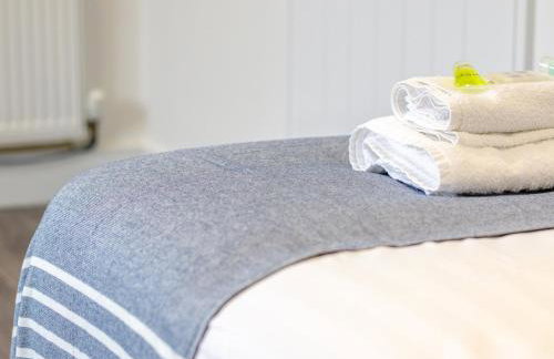 Renfrew Town Centre Easy Link to Glasgow City - Pass the Keys - Foto 28