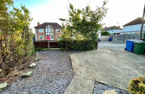 Semi Detached House in Aldershot - Foto 60