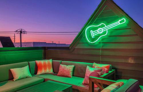 Designer Single Family House-Rooftop- Hot Tub - Foto 68