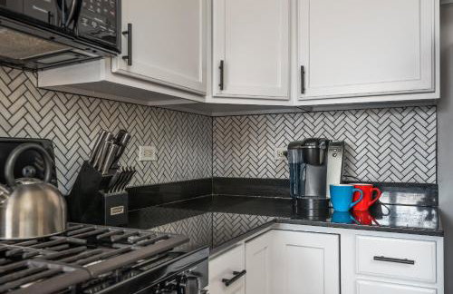 The Upscale Getaway Near Downtown - Foto 7