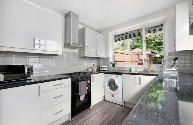 Heathrow Living Stanwell Serviced House - Foto 16