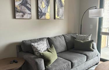 Beautiful Arlington Apartment with Pool & Parking! - Foto 20