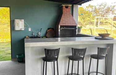 Refugio Moderno com Piscina Quente e Por do Sol - Foto 13