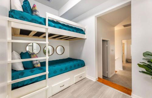 5/3 with a heated pool 2 min from beach, updated - Foto 17