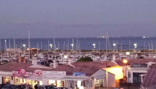 Appartement 2 pièces avec balcon et parking privé - FR-1-224B-71 - Foto 2