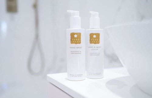 Brand New - Contemporary - 2 Bedroom - 2 Bathroom - Spacious Apartment - Lake Views - Foto 23