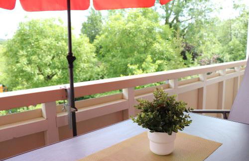 Wohnung #5 mit Balkon - zentrale dennoch ruhige Lage mit Terrasse - Stadtbus vor der Tür! - Foto 8